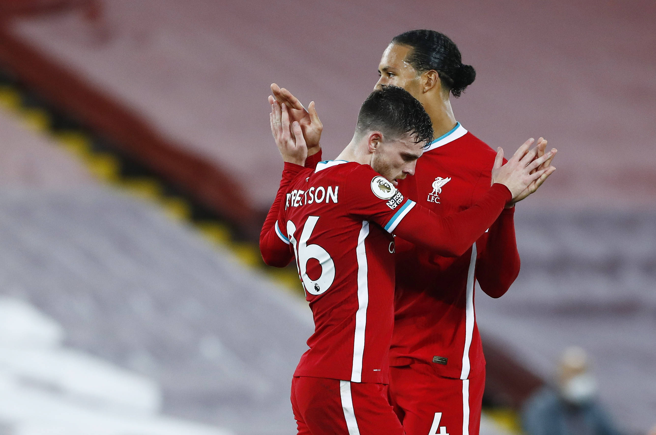 都似乎更倾 都似乎更倾